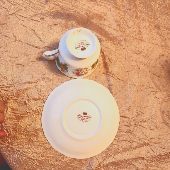 Royal Windsor tea cup saucer set porcelain - Picture 5 of 7